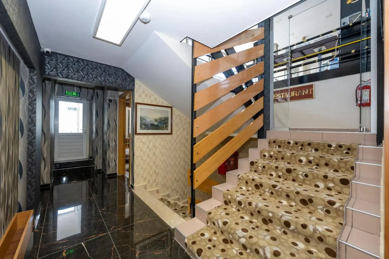 Grand Ons Hotel