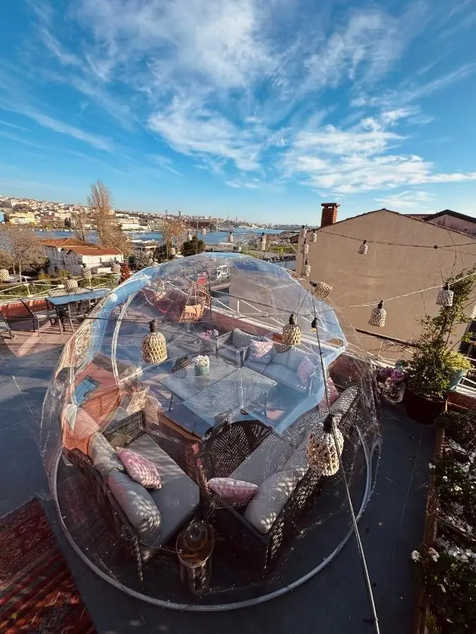 Waterfront Villa by the Tram - Private Terrace with Dome & Golden Horn View in Fatih