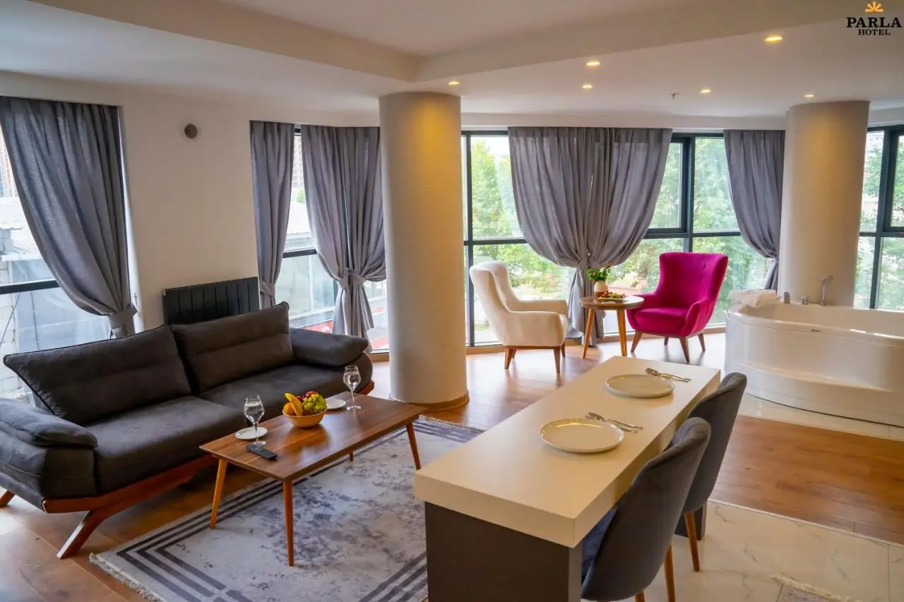 Parla Suite Hotel
