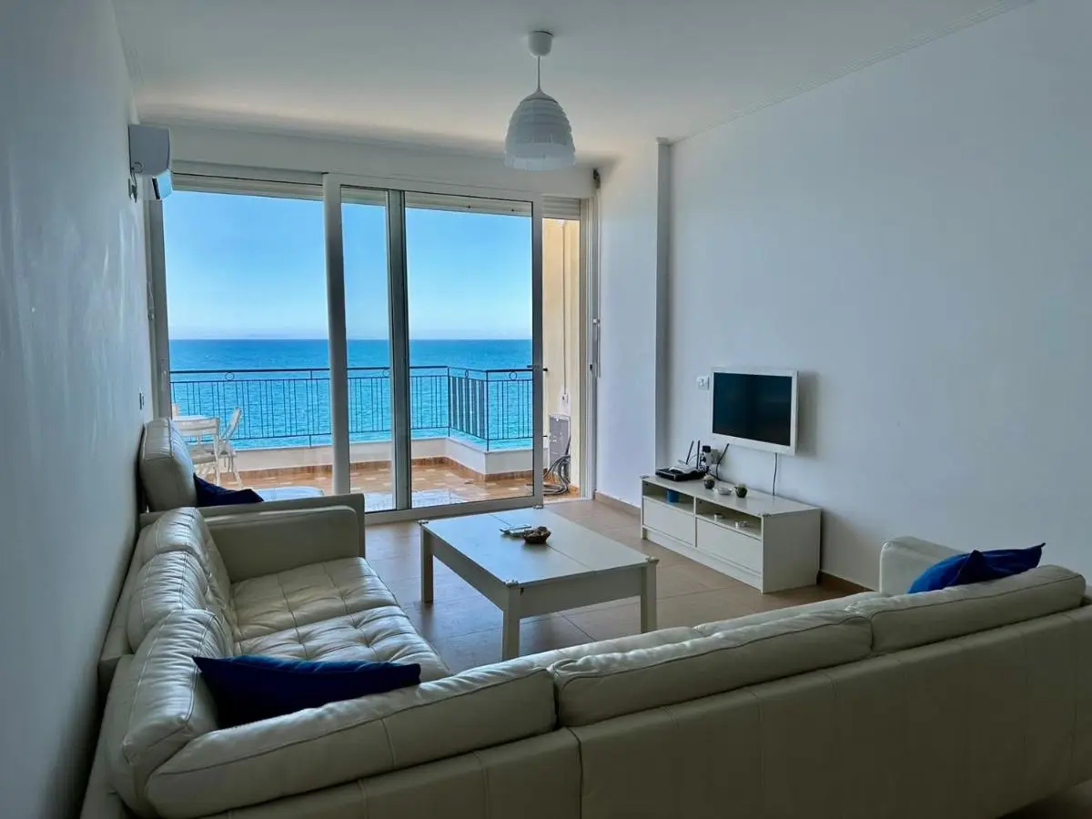 K&T Infinity View Seaside Apartment