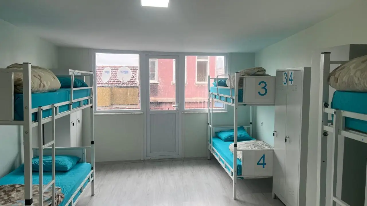 XALİLA HOSTEL & CAFE, MEN's ROOM, BEST IN ISTANBUL ,