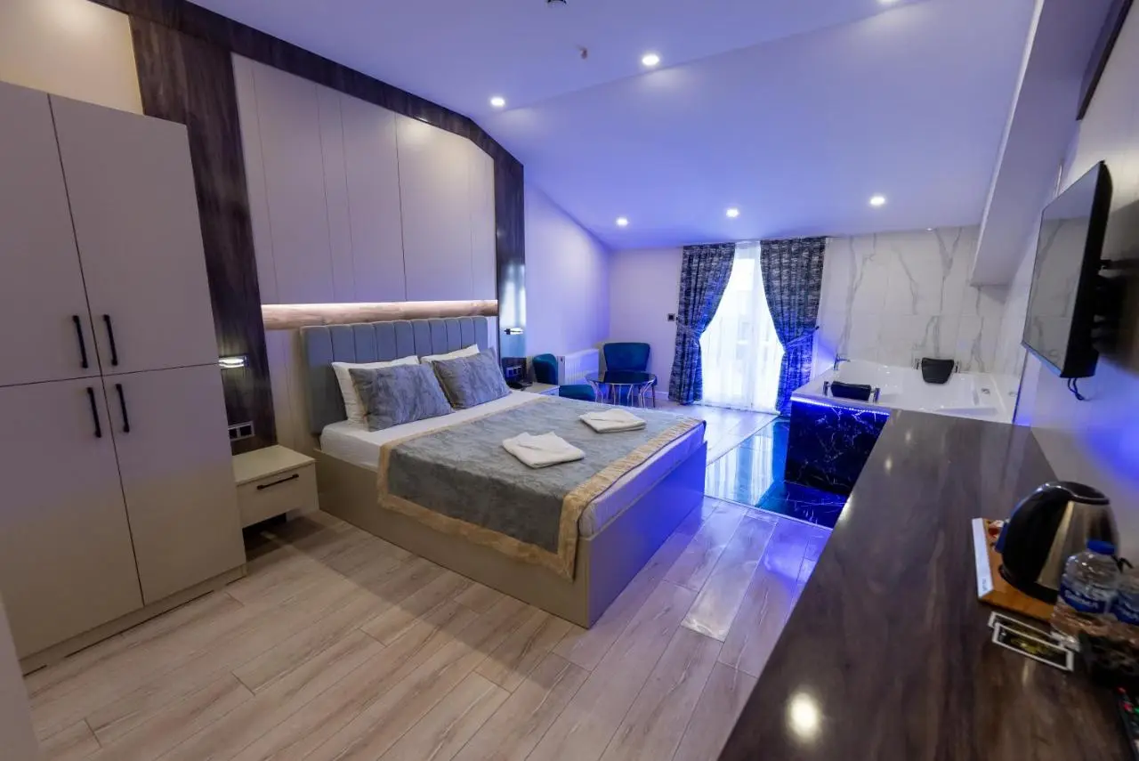 Meros Hotel