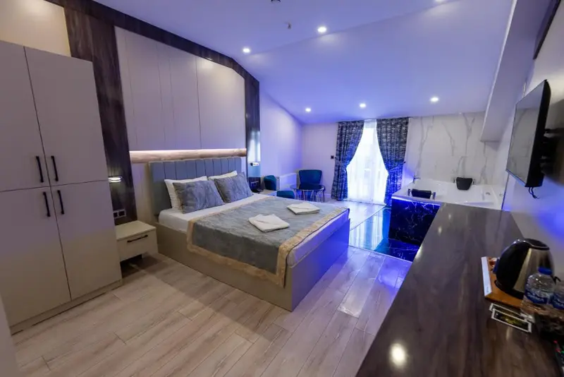 Meros Hotel
