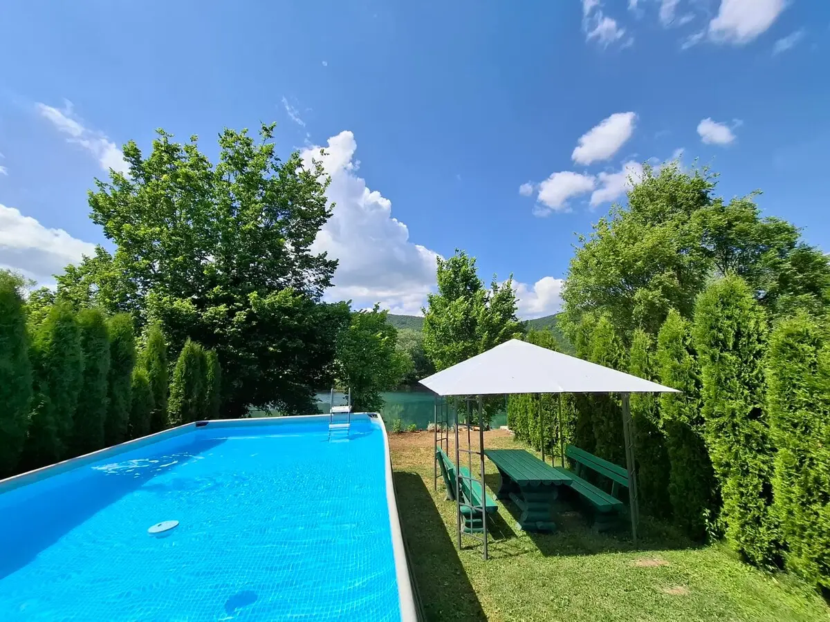 Lamija House