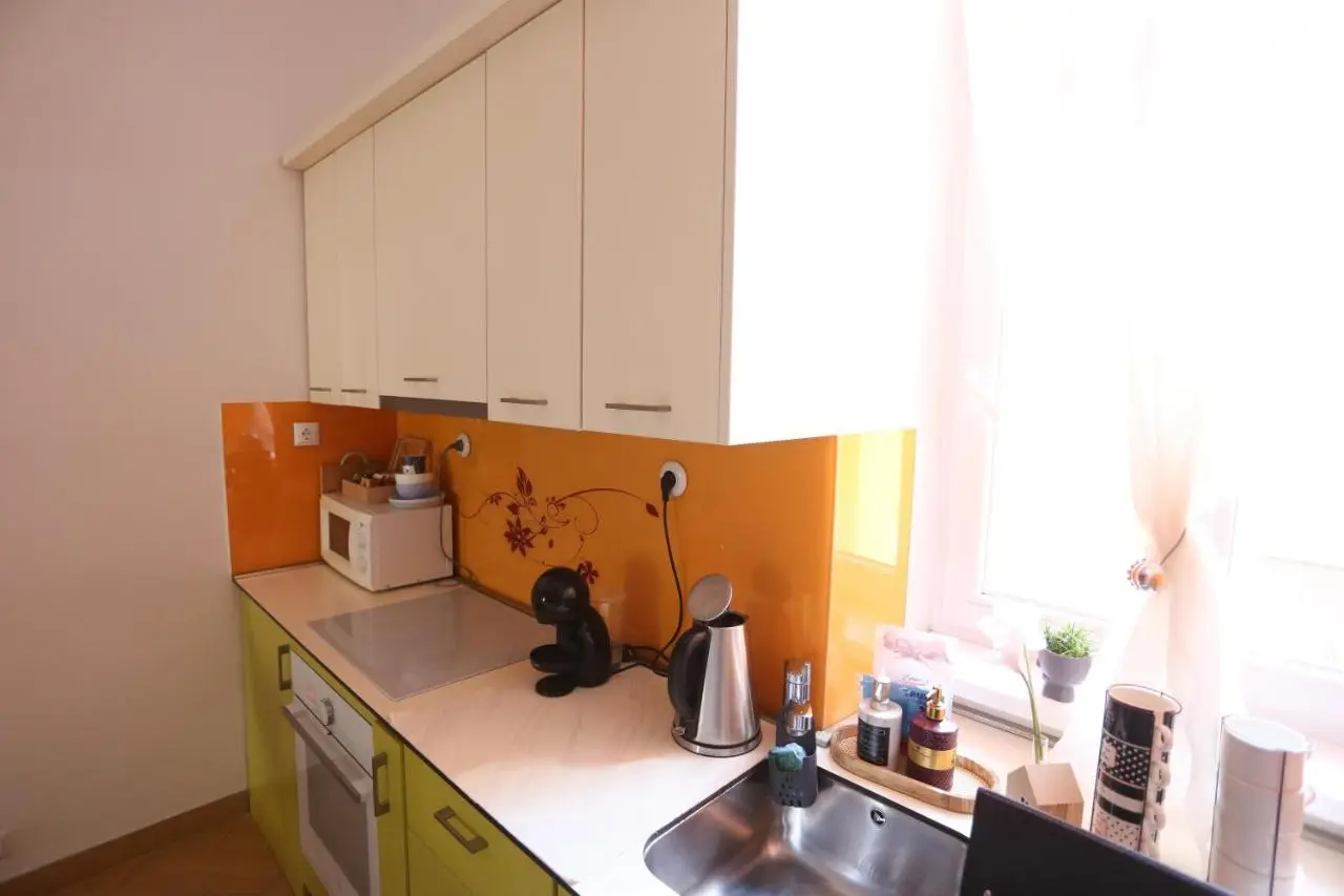 Main Street Retreat Apartment with Free Parking