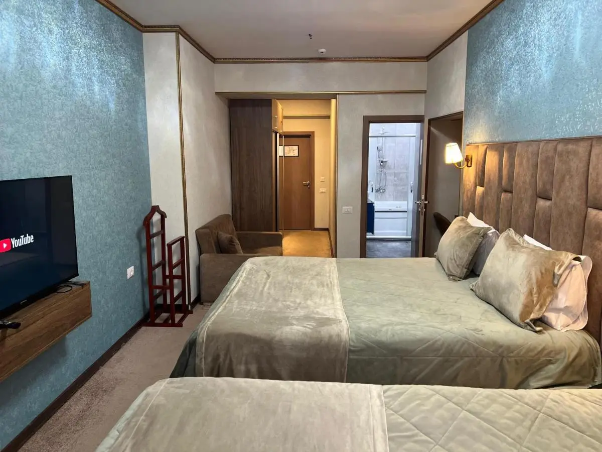 Alison Boulevard Hotel