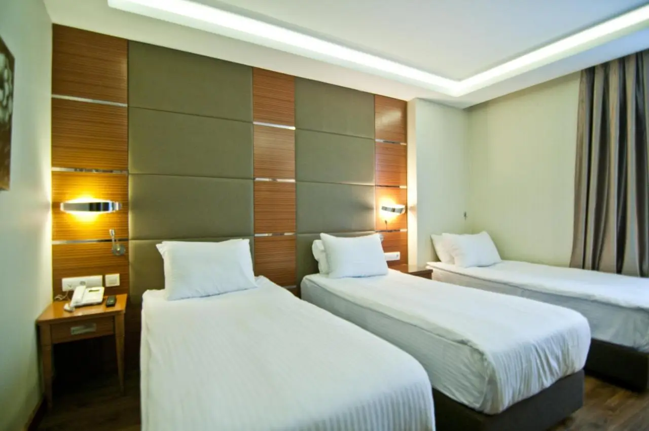 Glorious Hotel
