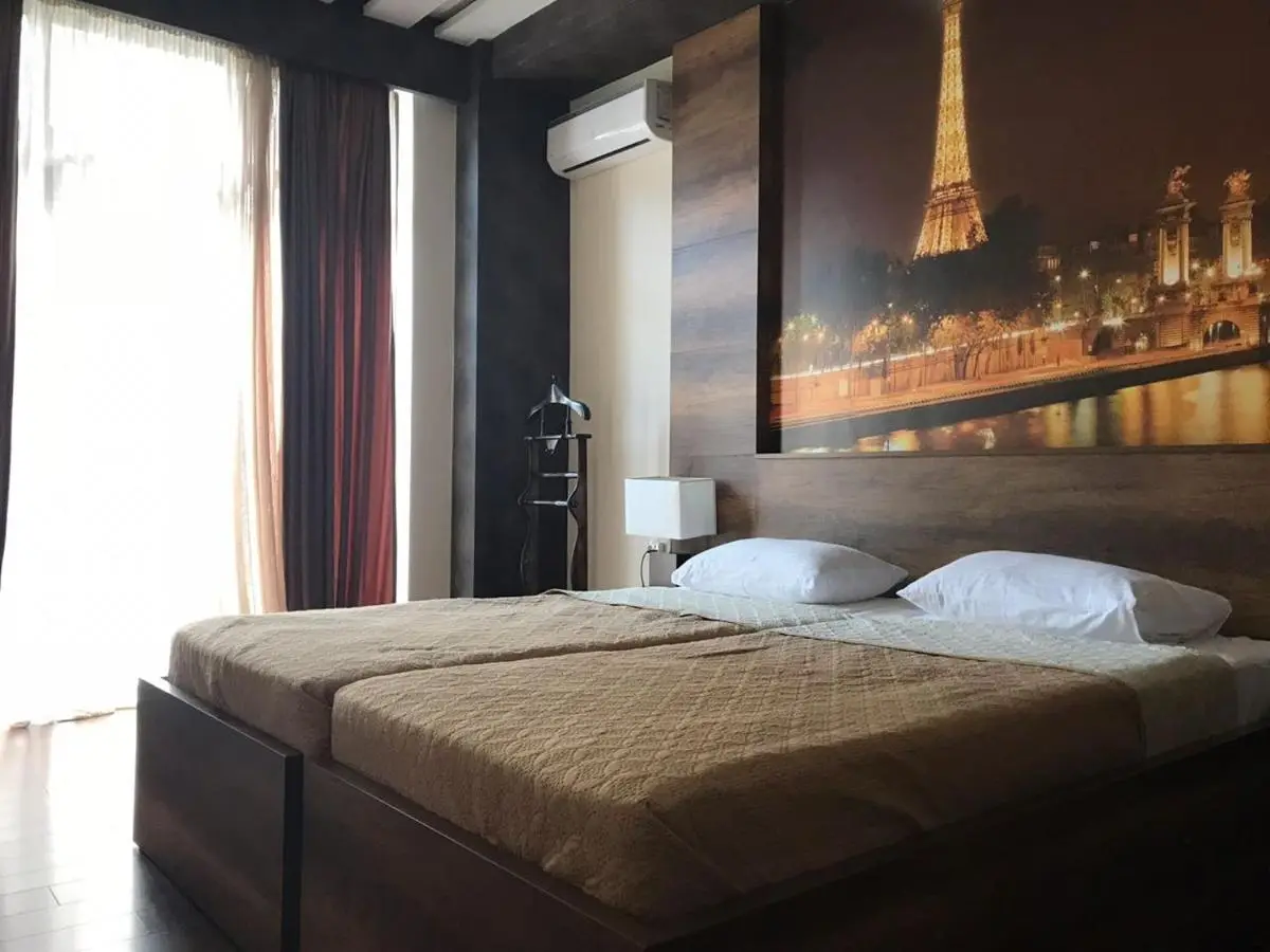 Freedom Square Apartment
