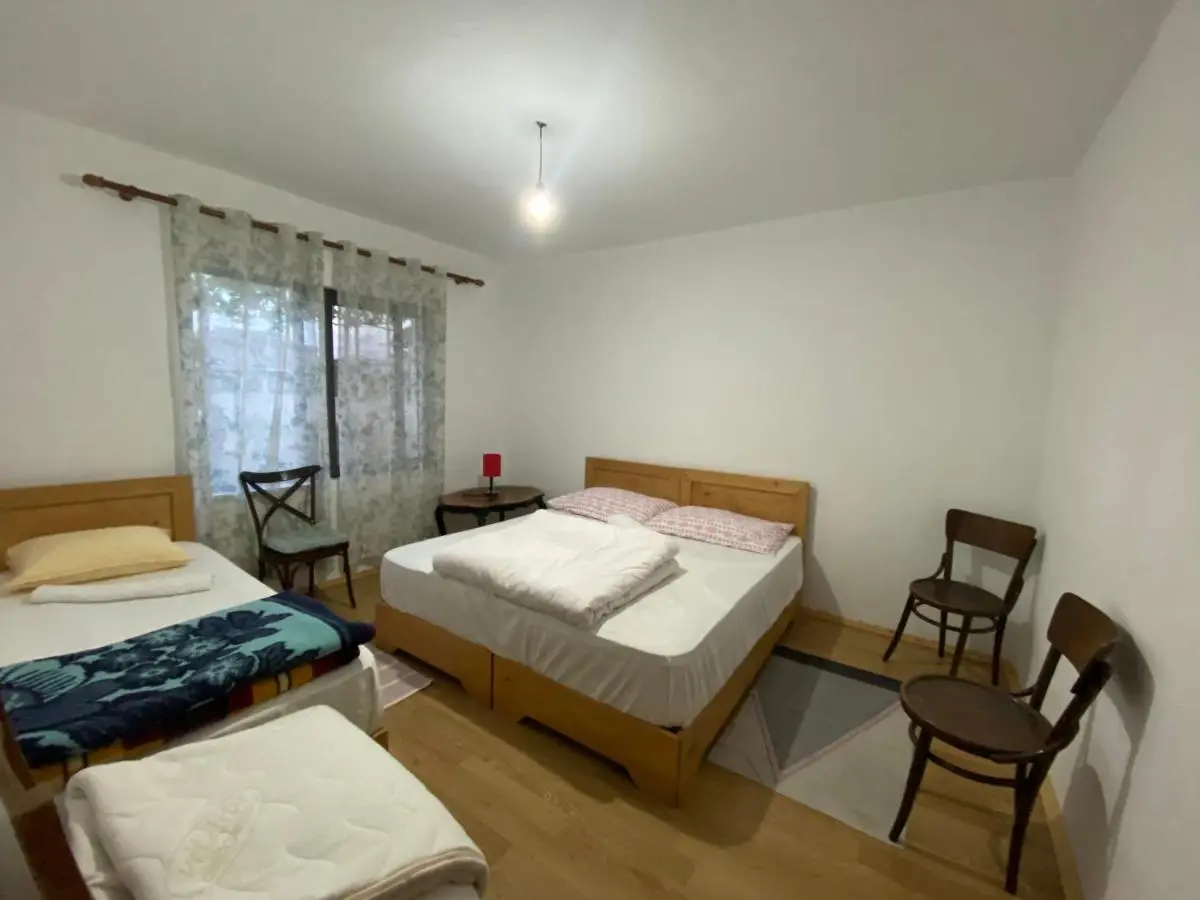 Roza's Guest House Camping Shkoder