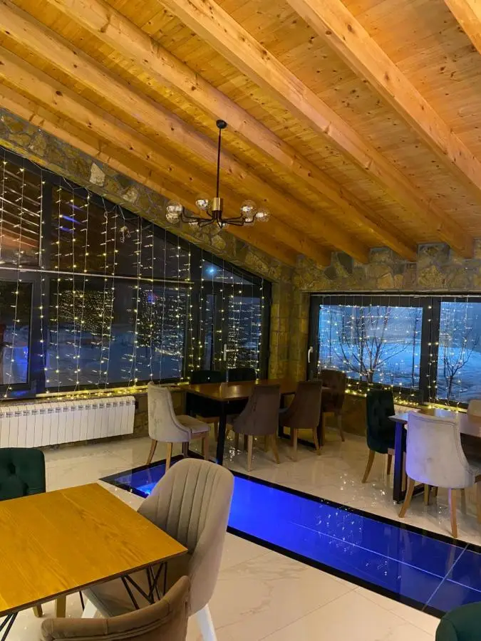 Breezy Hotel