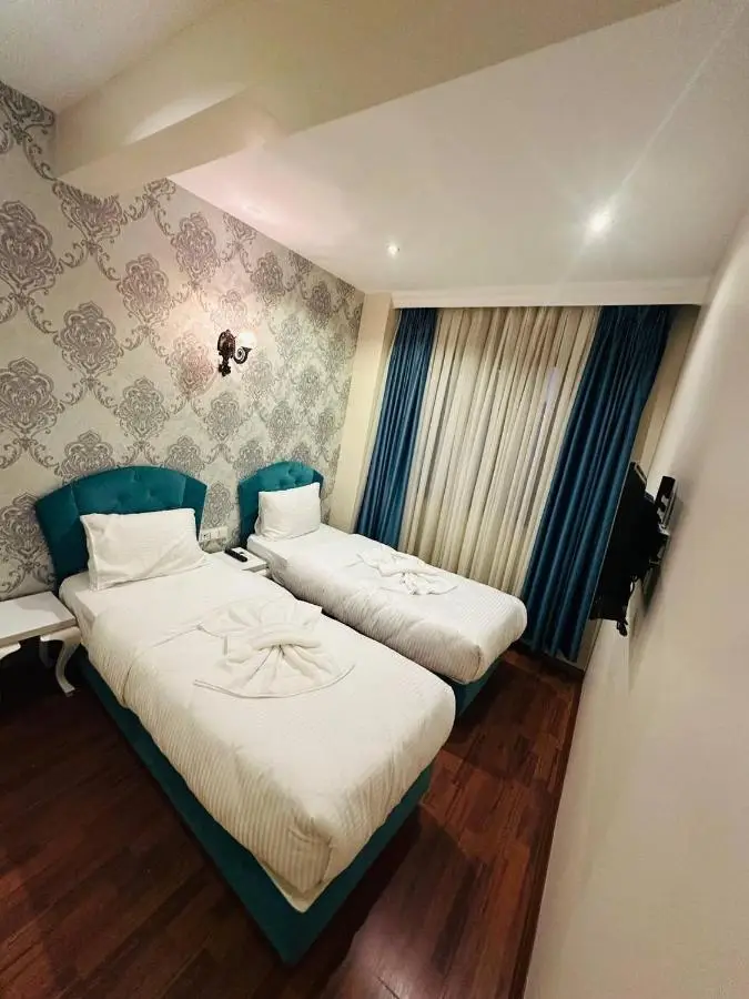 By Historial Hotel Due