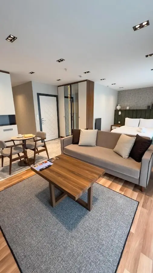 La Mia Suites