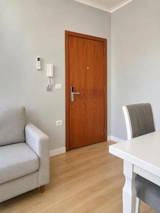 Flors Apartments