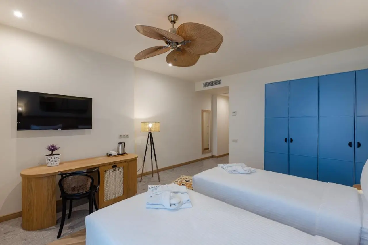 MiraMar Luxury Residences