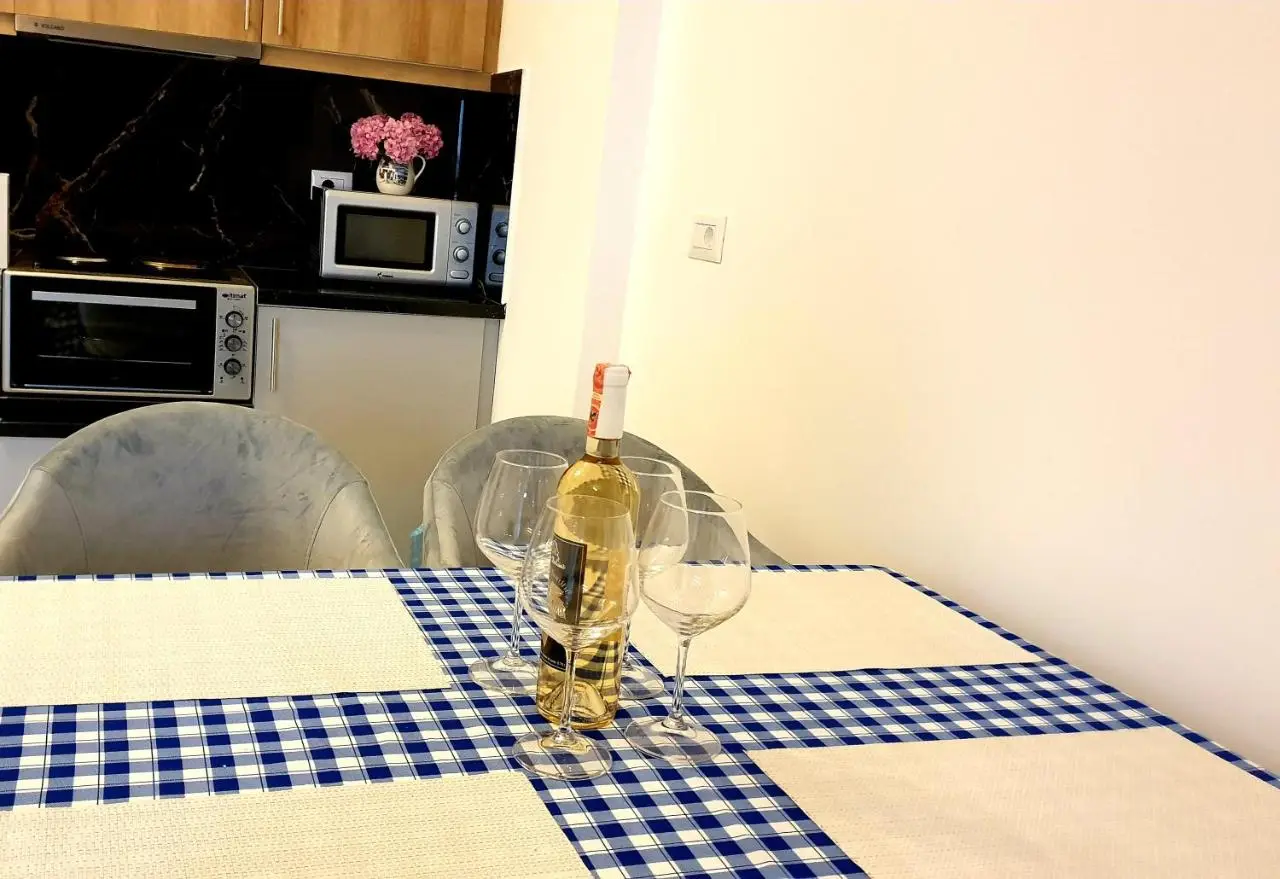 2F Saranda Apartment