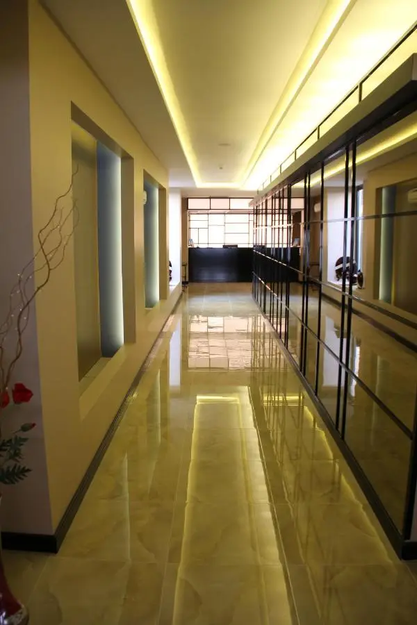 Airport Residence