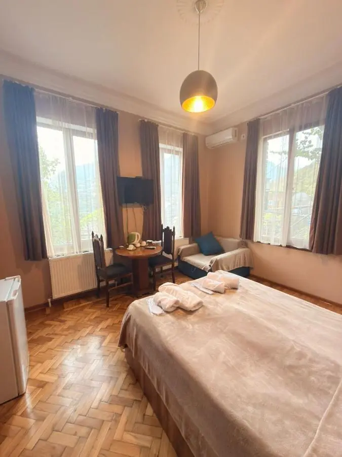 Shota's Guest House