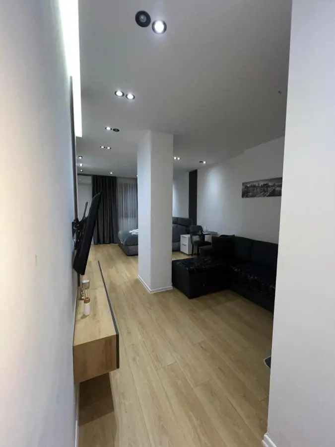 Enzo Rooms Center