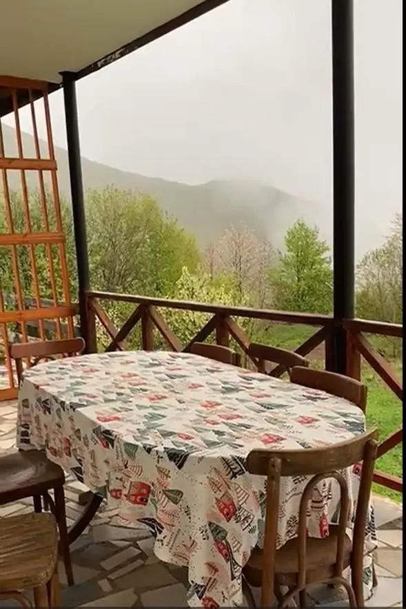 Gudauri Deka House, Balcony & Mountain Views