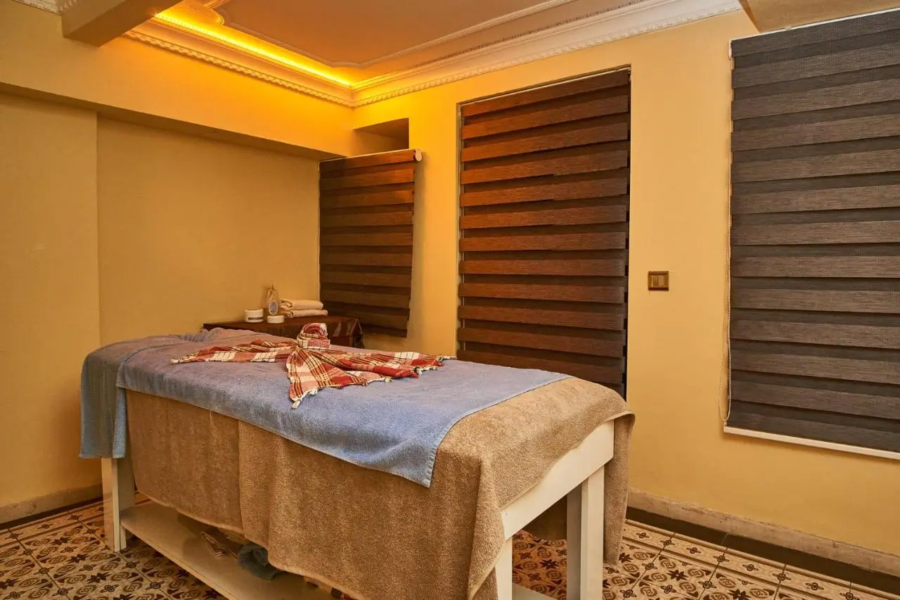 Amber Hotel & Spa