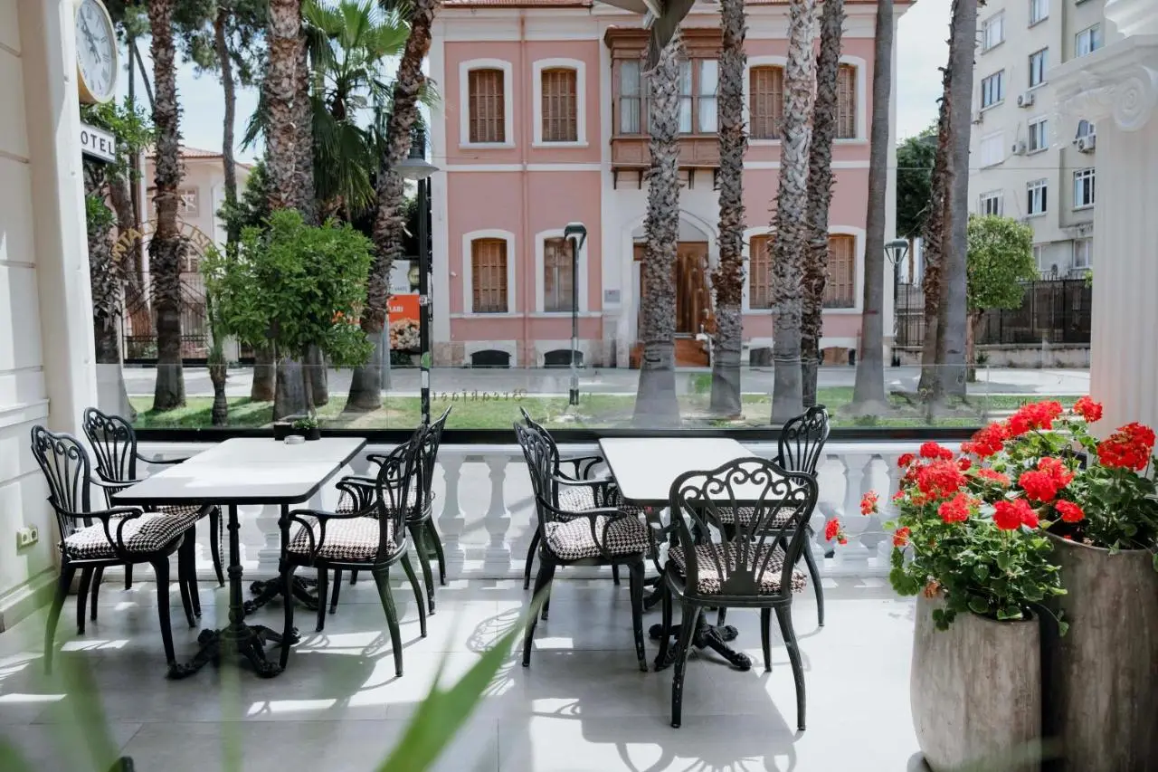 Elegance East Hotel