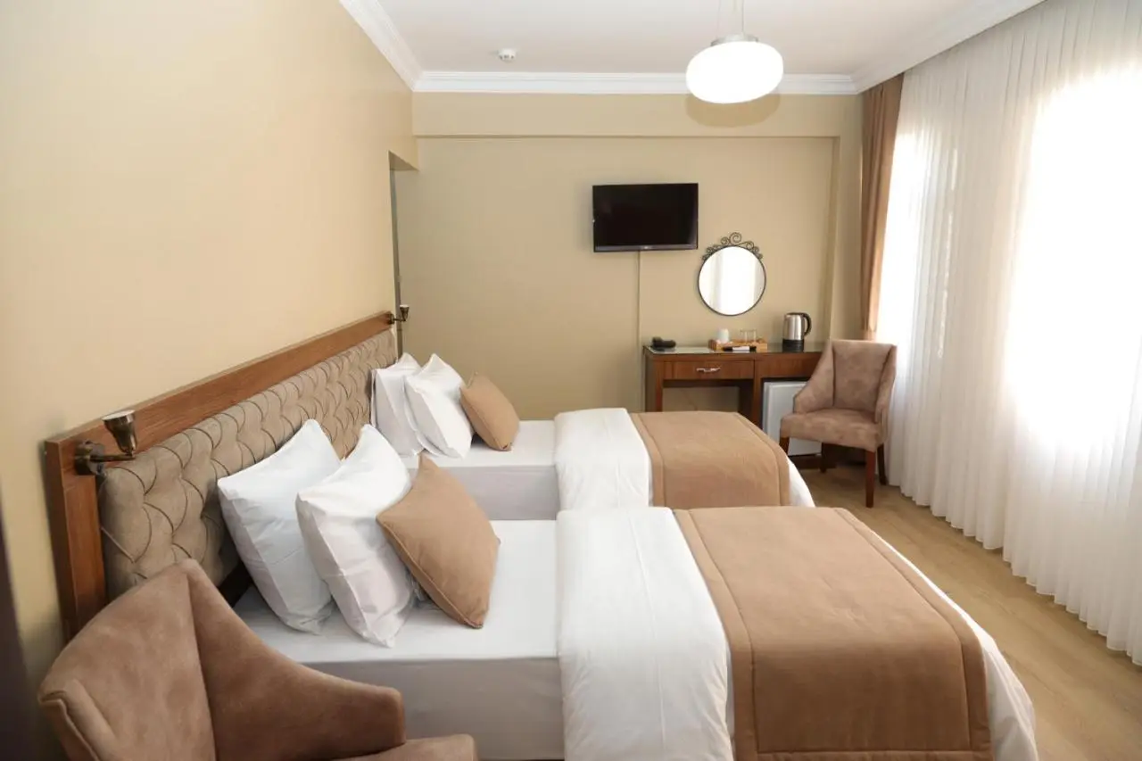 Ramparts Hotel