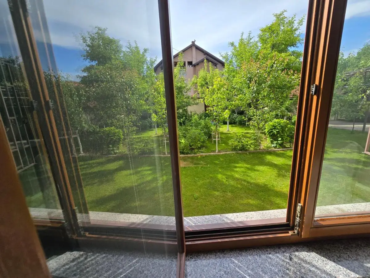 Apartman Nedim - Free Parking & Garden near Airport