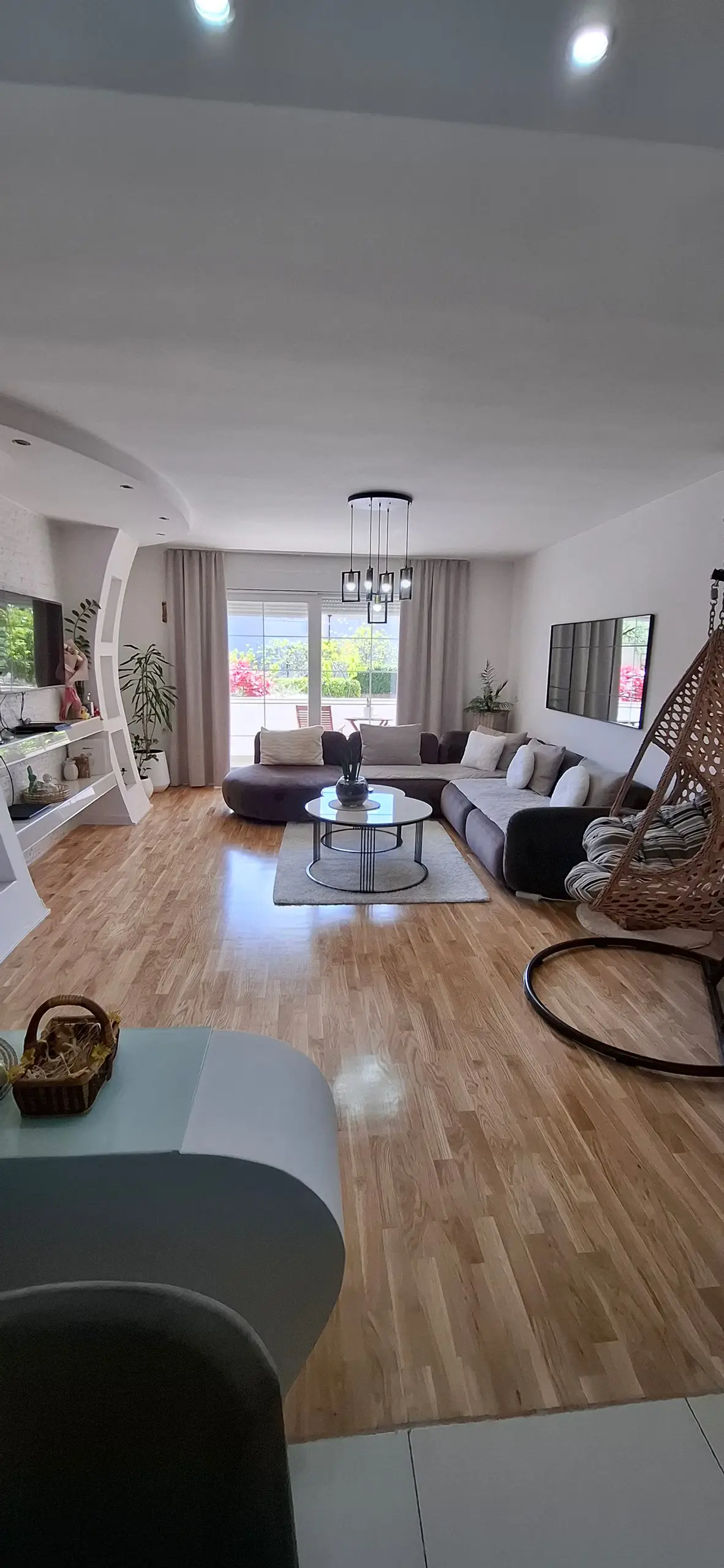Spacious apartment with two balconies