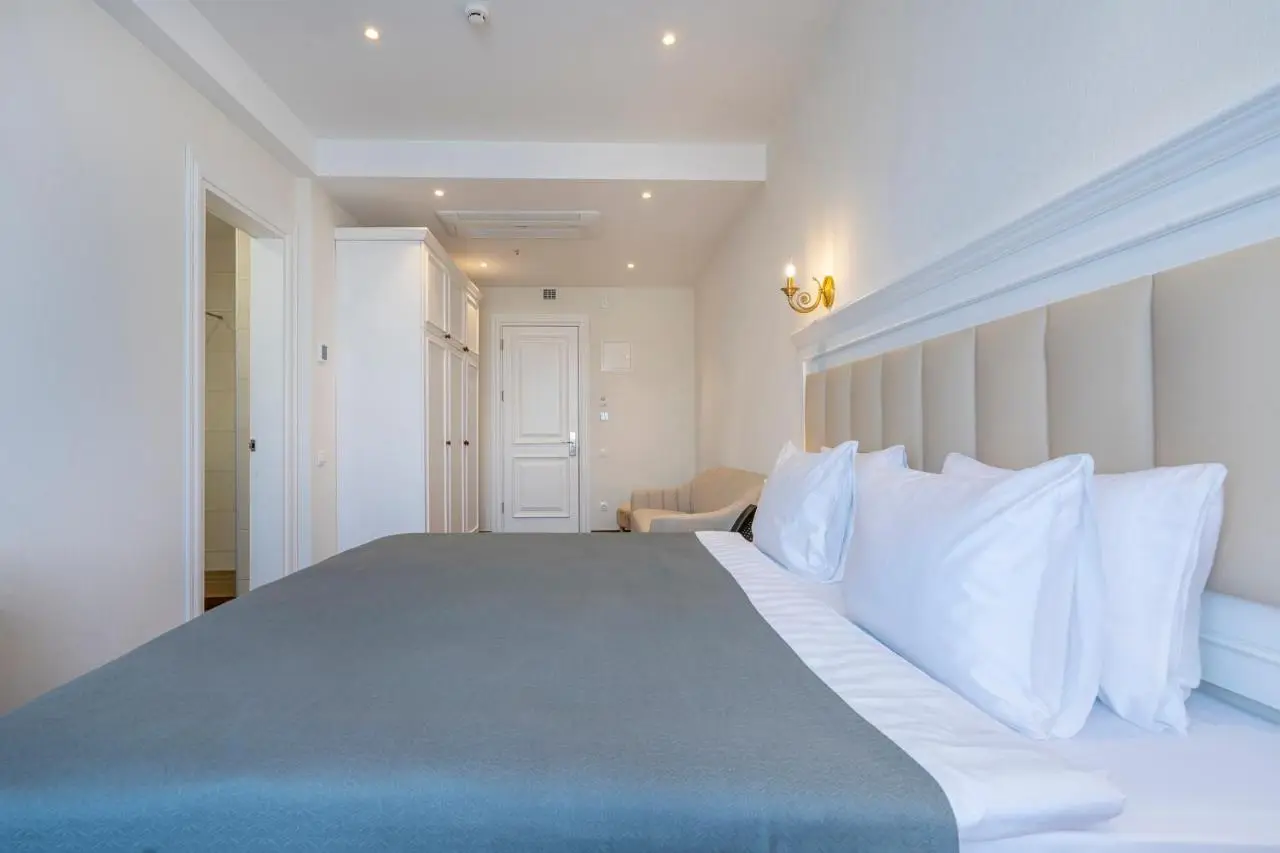 Iris Hotel