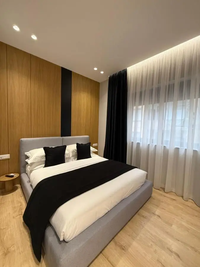 4 Rooms Tirana