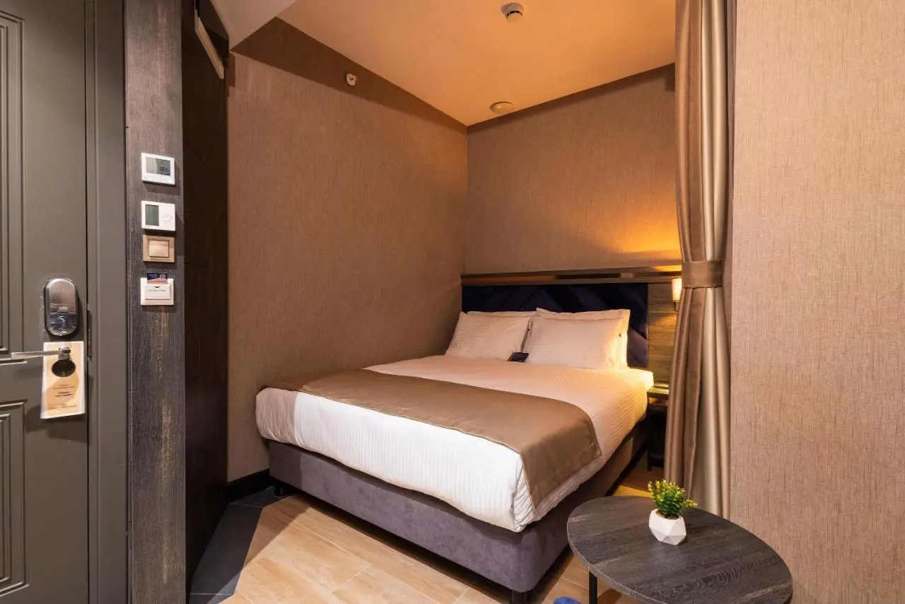 WestDoor Hotel