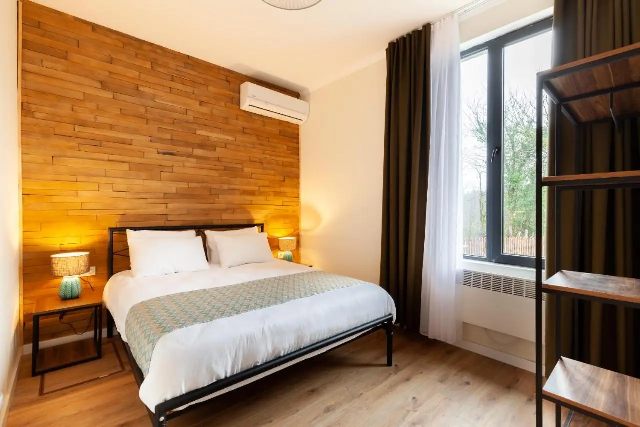 Renovated 3-bedroom House in Nature - Iskia Estate