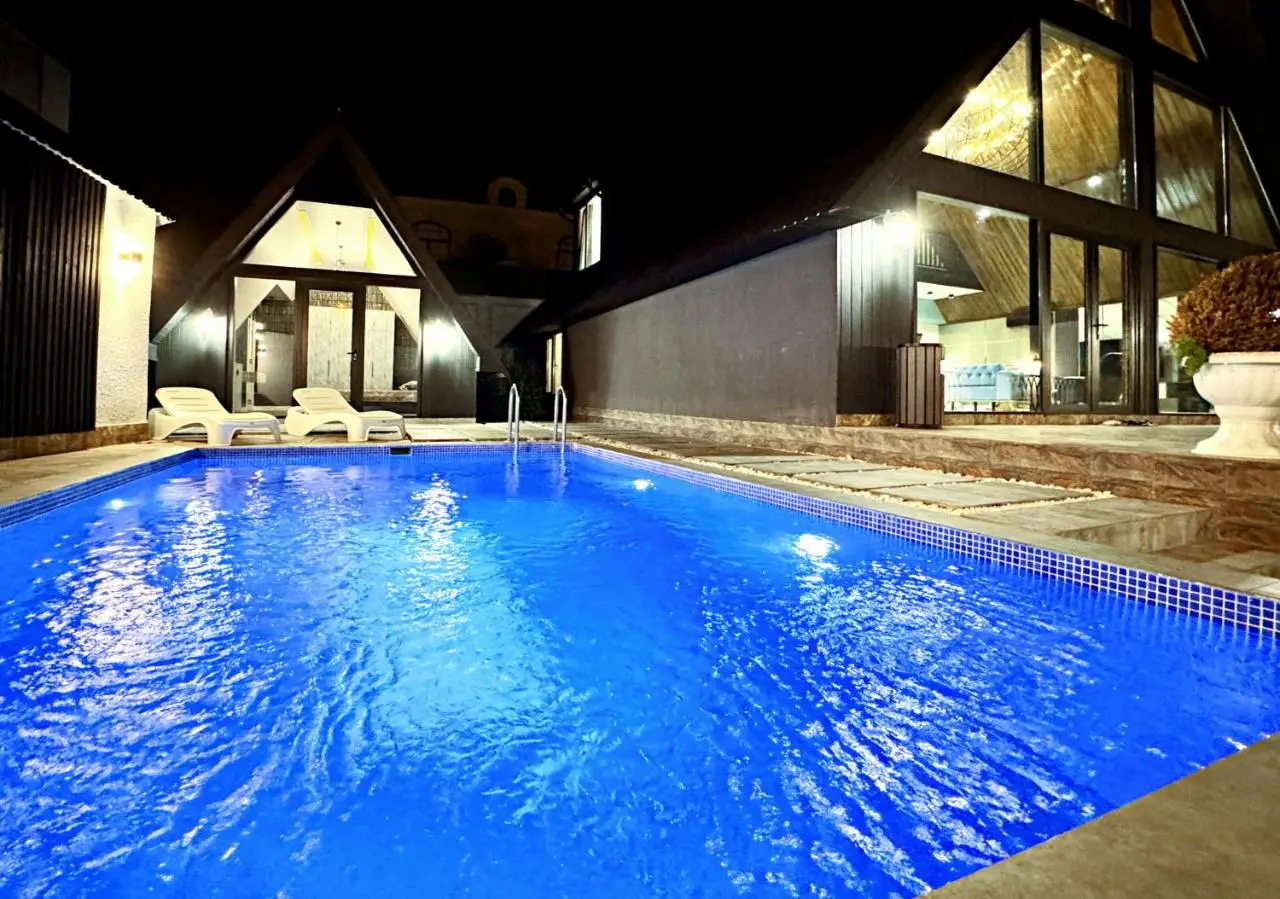 Black A-Frame Luxury Chalet & Pool