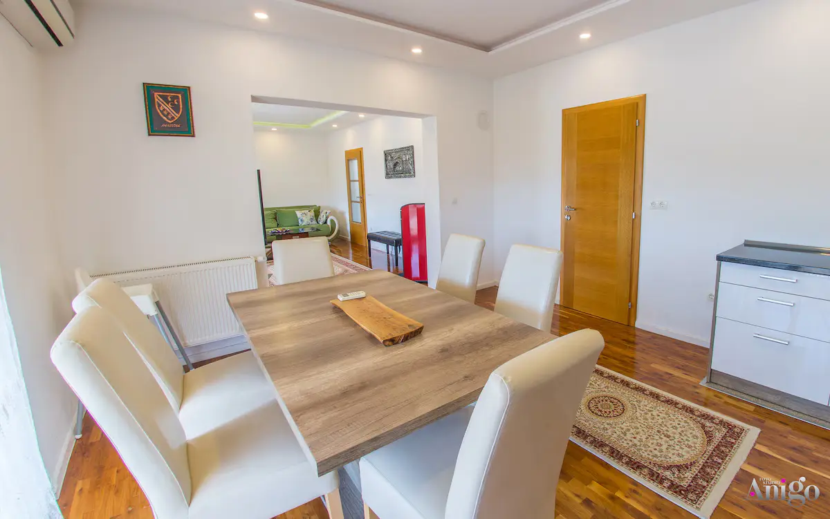 Mostaria House