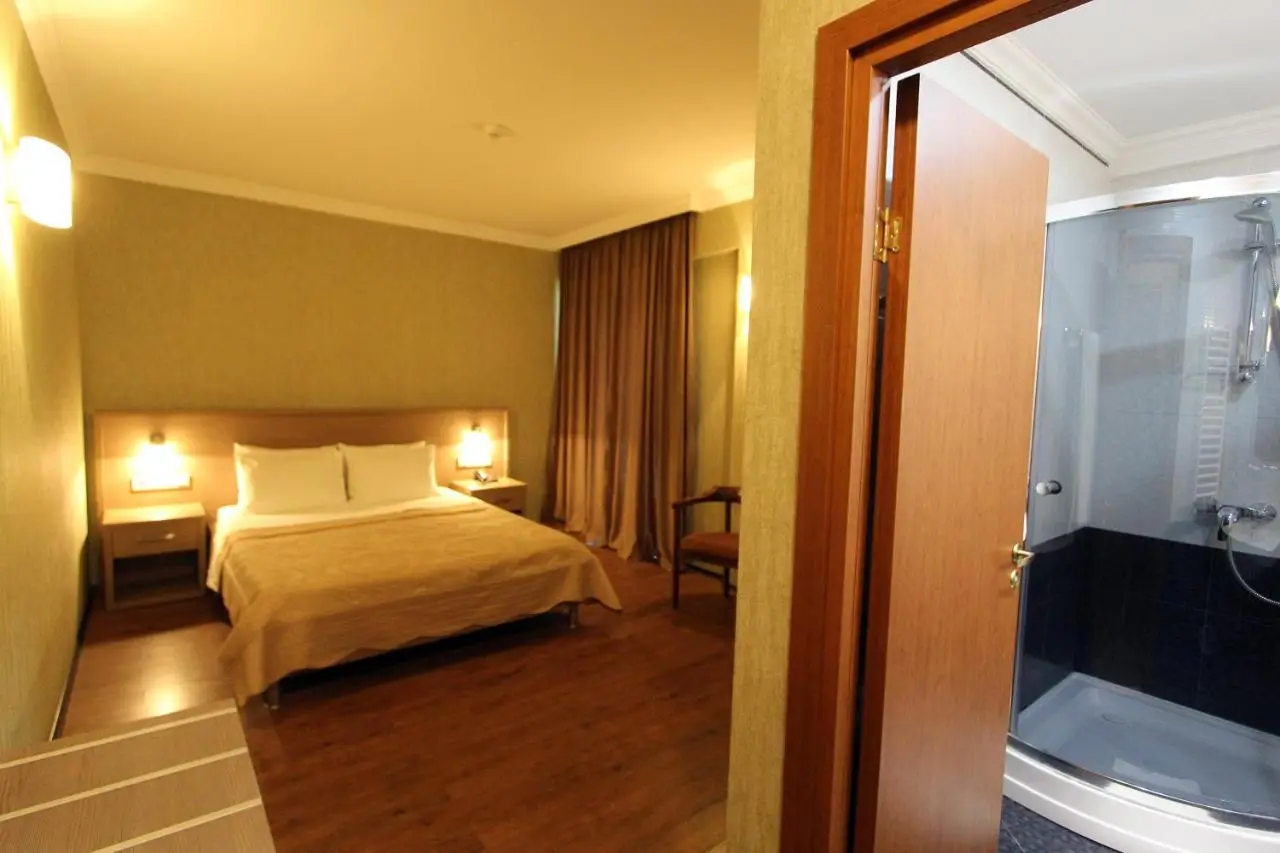 Batesta Hotel