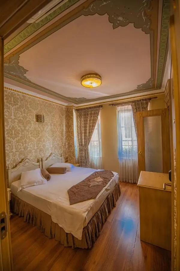 Kaftan Hotel