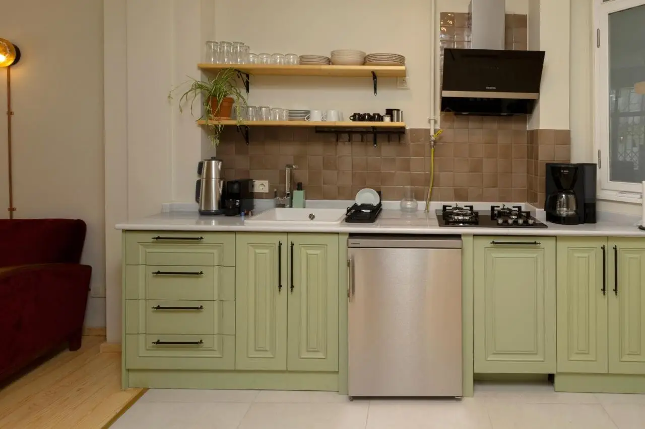 Lemon Apartments