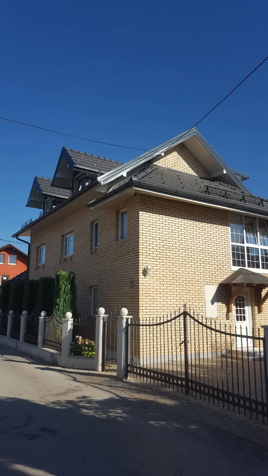 Entire place Ilidza ( 2nd floor)