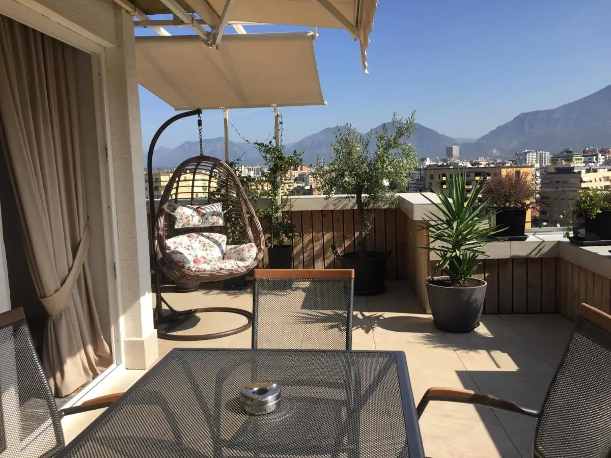 Tirana Terrace Apartments, near the Lake Park