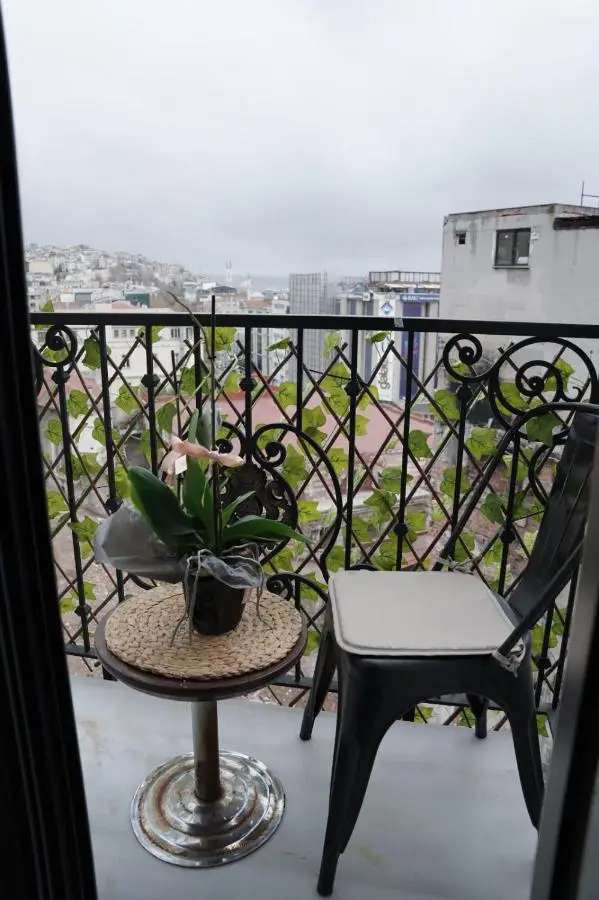 Royal Galata Hotel