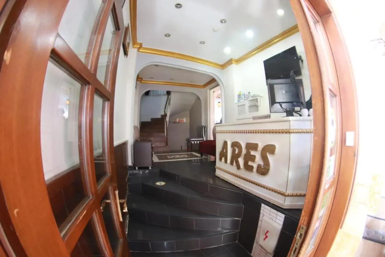 Ares Hotel
