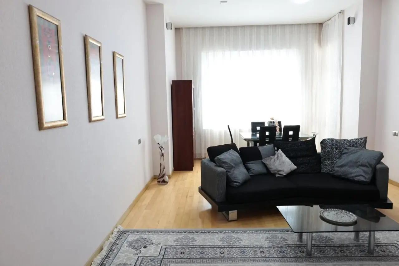 2 bathrooms apartment