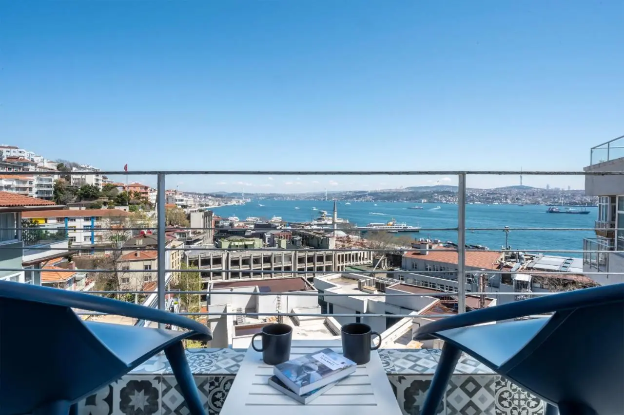 Stay Beyond the Bosphorus #4