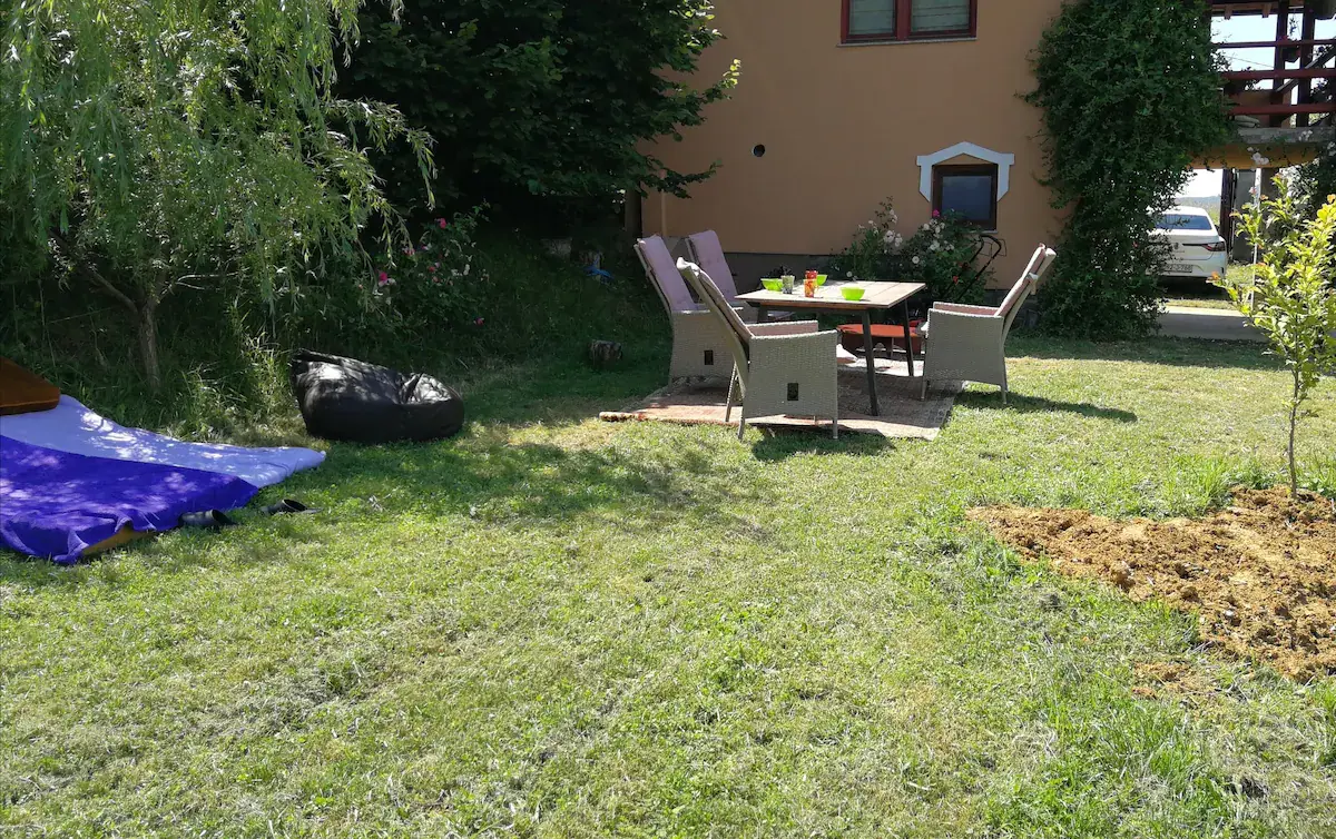 Green Idylle-PYramide View