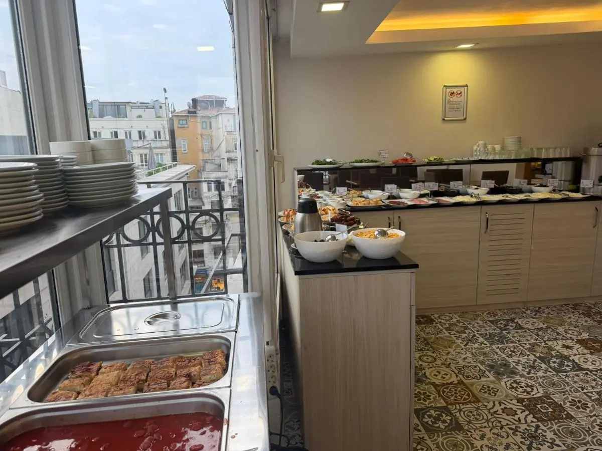 Pera Arya Hotel