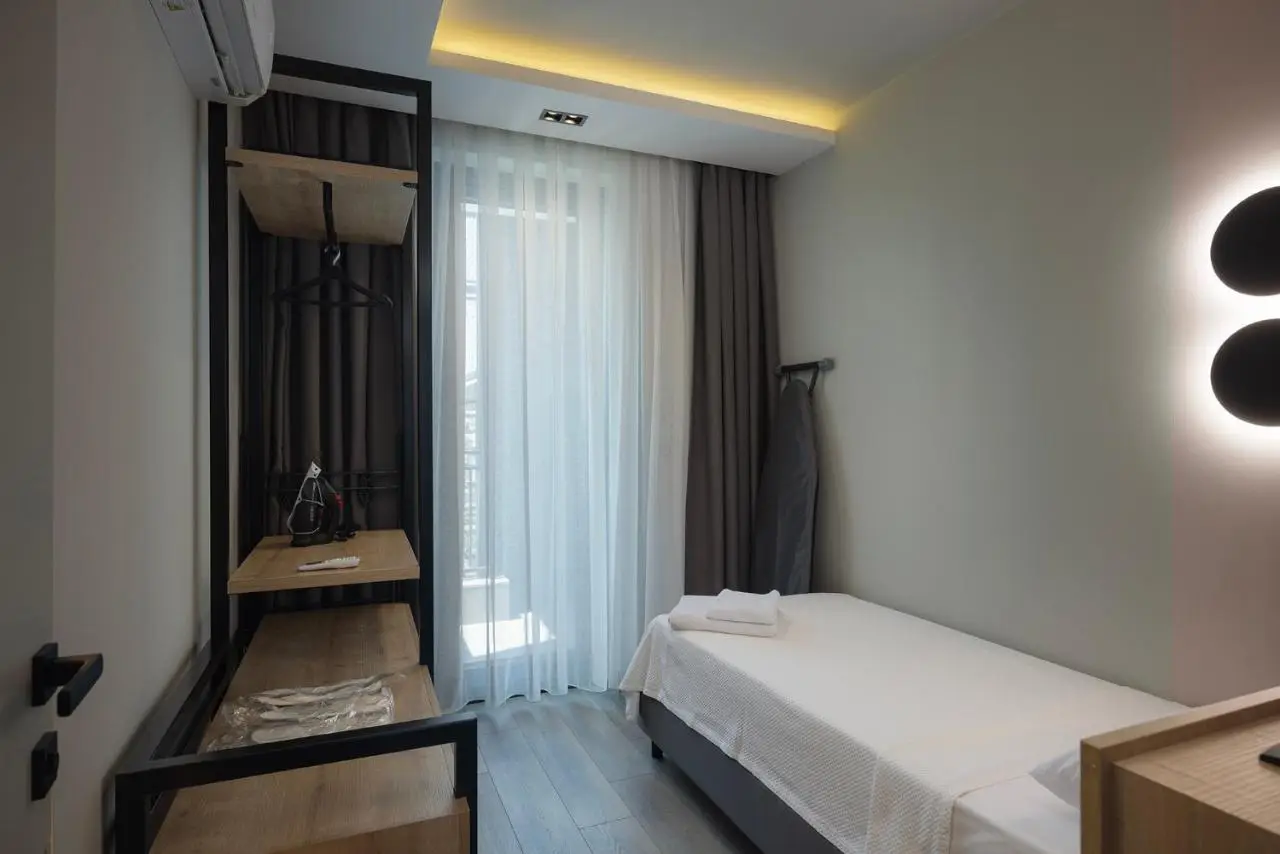 The Room Hotel & Apartments