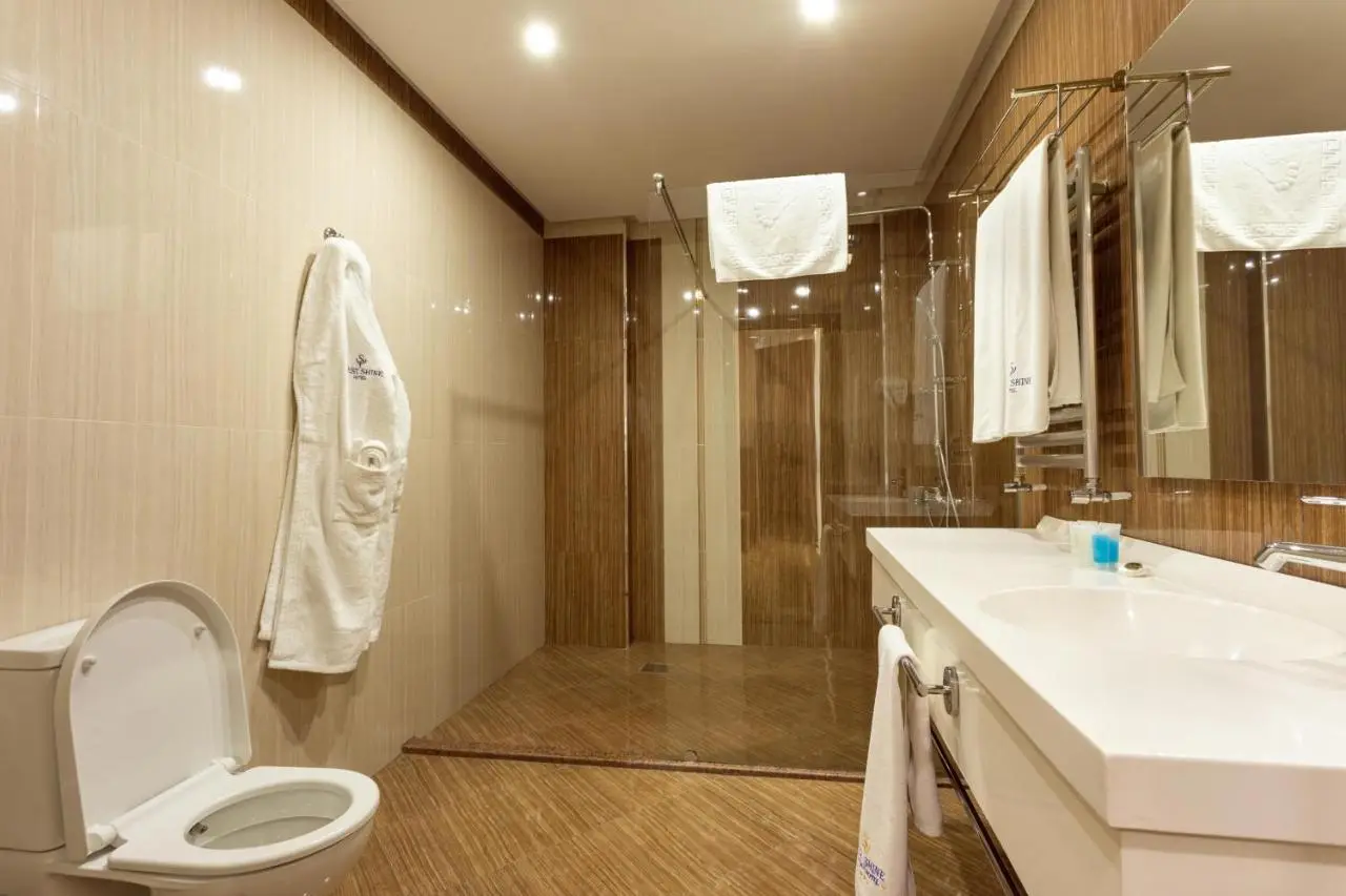 West Shine Hotel
