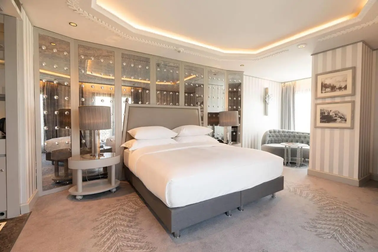 Wyndham Grand Istanbul Kalamış Marina Hotel