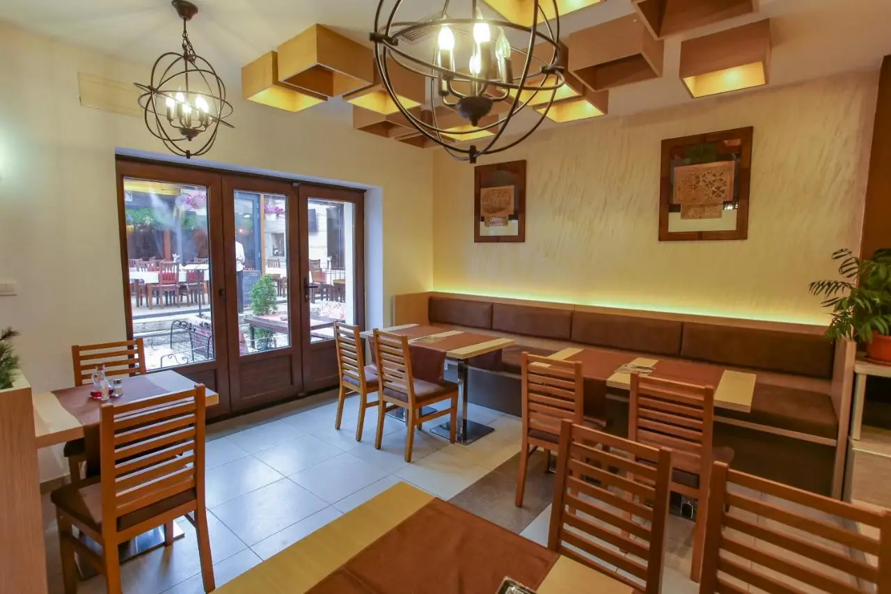 Hotel Emen