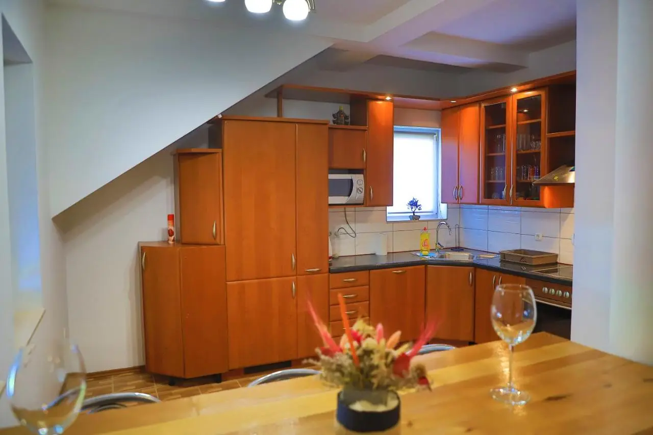 APARTMAN NAAJ